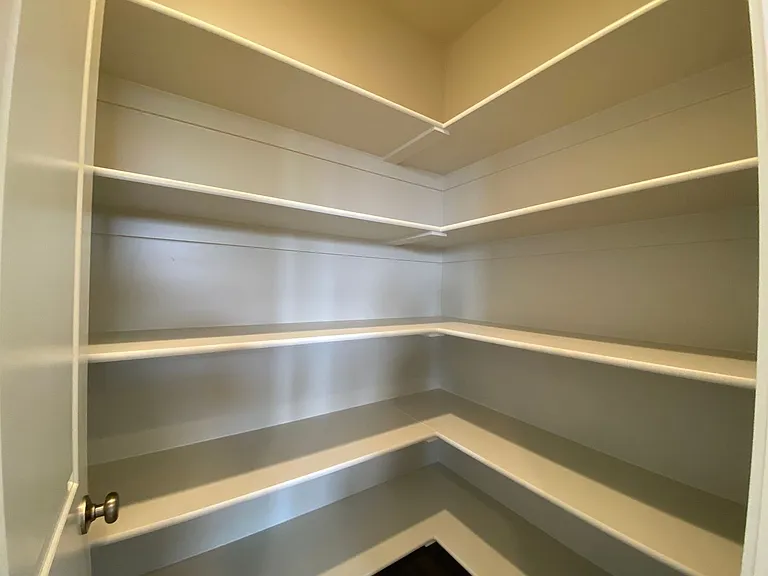 4381 S 1200 W — Photo 8