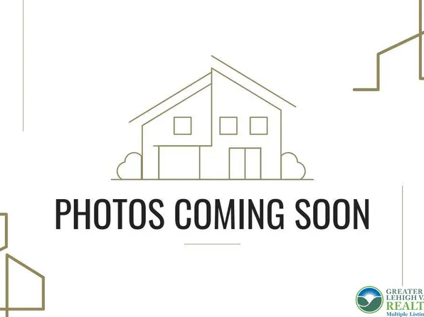 318 McNair Dr, Northampton, PA 18067