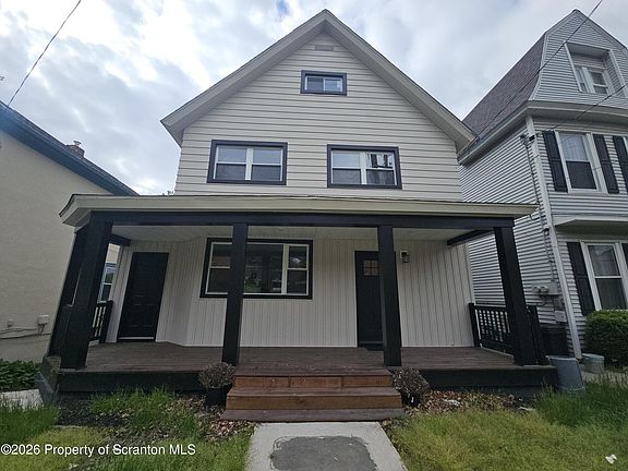 2nd image of 1105 Quincy Ave