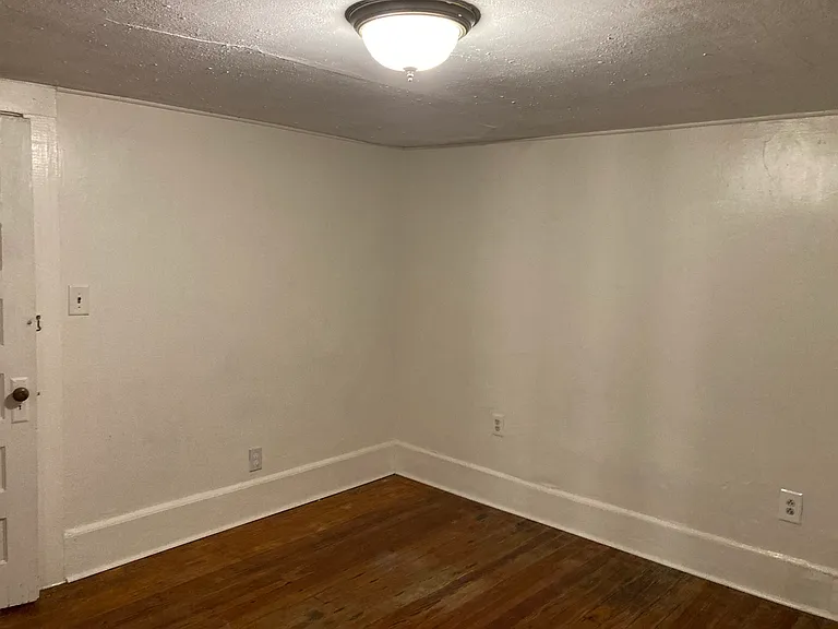 296 Arizona Ave NE #C — Photo 7