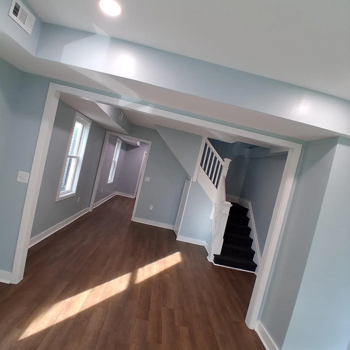 4 bed, 2.0 bath, 2128 sqft, $2,400 — Photo 3