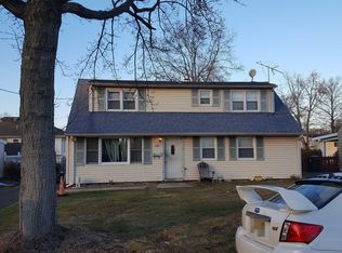 109 W Arthur Pl, Iselin, NJ 08830
