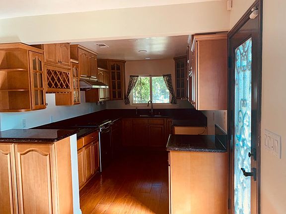 3rd image of 6141 Sultana Ave