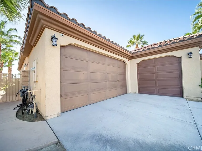 40834 Adriatico Ct — Photo 65