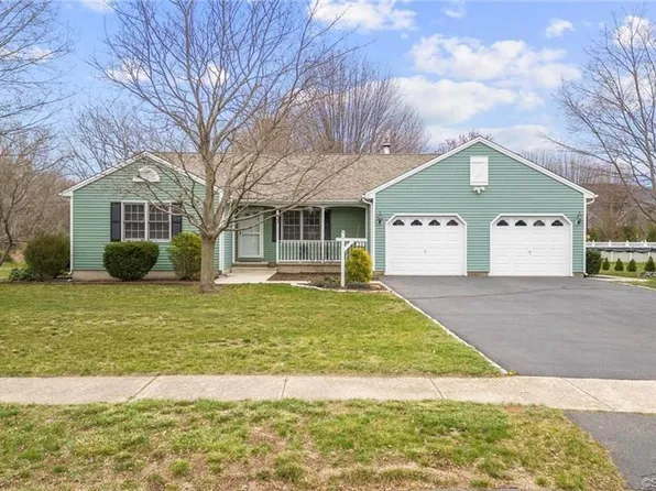 33 Blueberry Lane, Southington, CT 06489