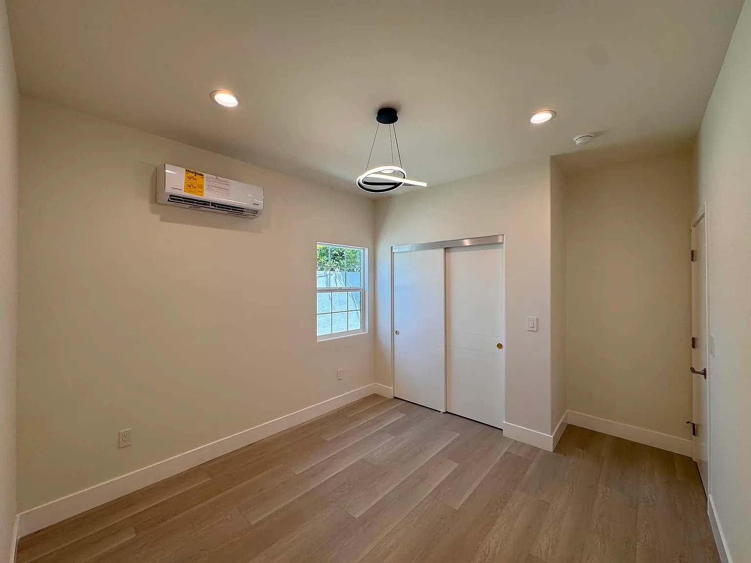 Iris Ave, Fountain Valley — Photo 3
