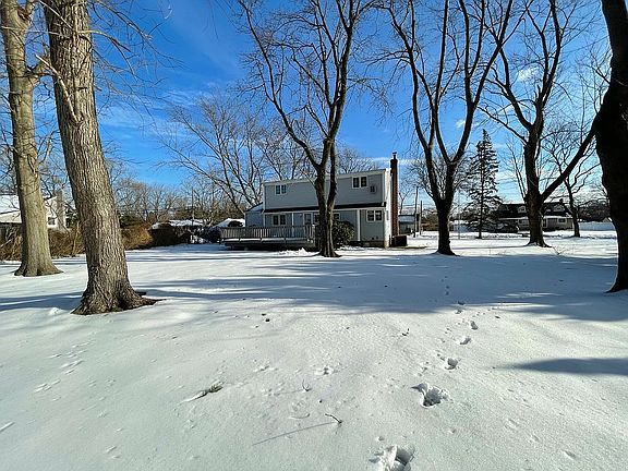 3rd image of 6 Furwood Dr