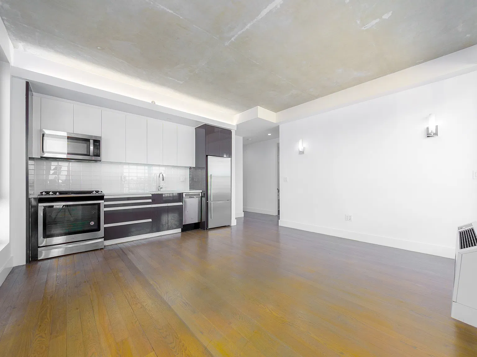 225 East 138th Street — Photo 2