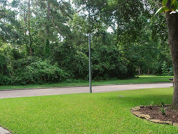 3rd image of 2707 Maple Glade Dr