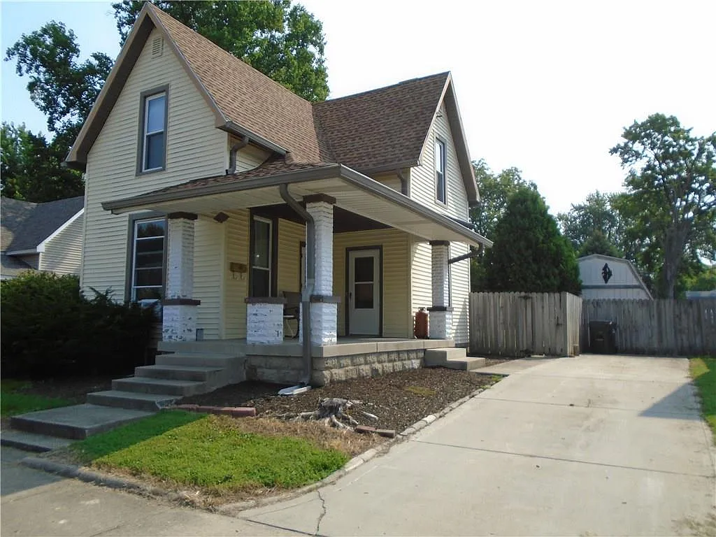 619 N East St photo 1