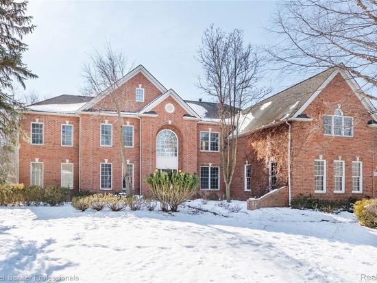 26361 Glenwood Dr, Novi, MI 48374