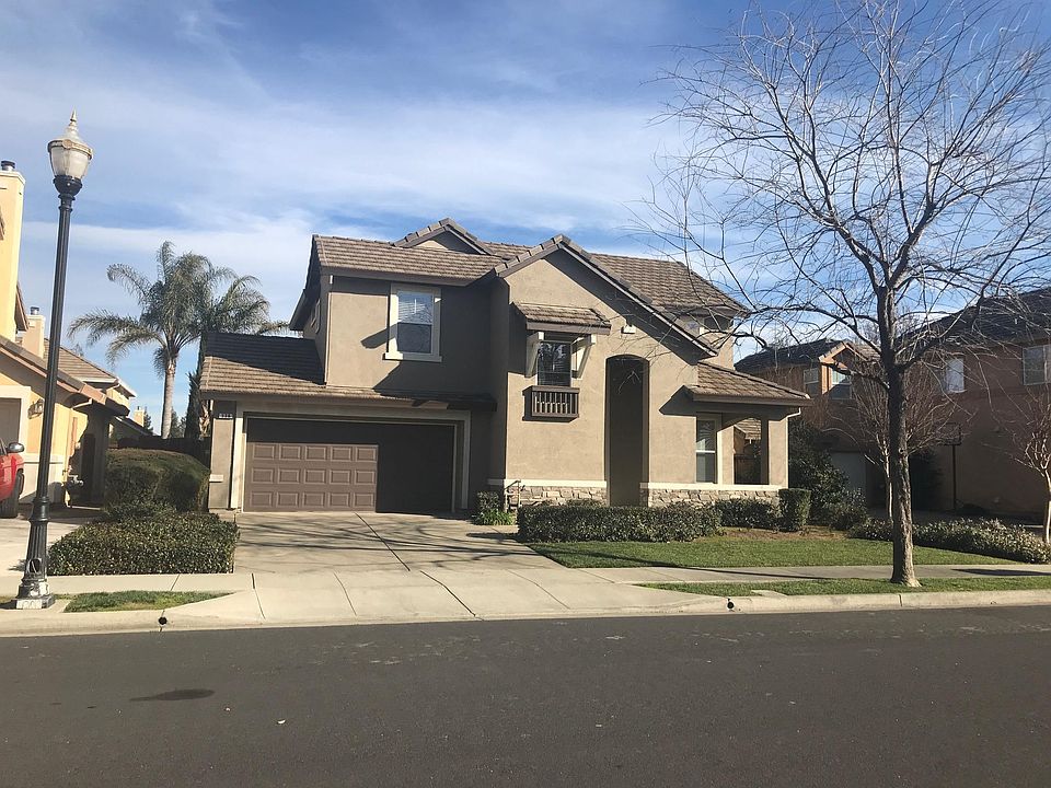 3 bedroom, 2.5 bath home in Garin Ranch