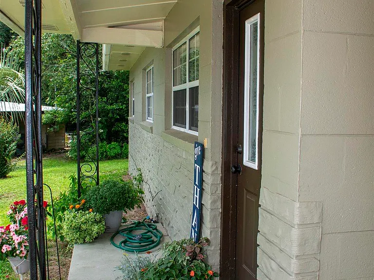 5357 Locklin Ave — Photo 6