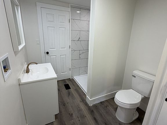 5th image of 7 Echo Valley Dr