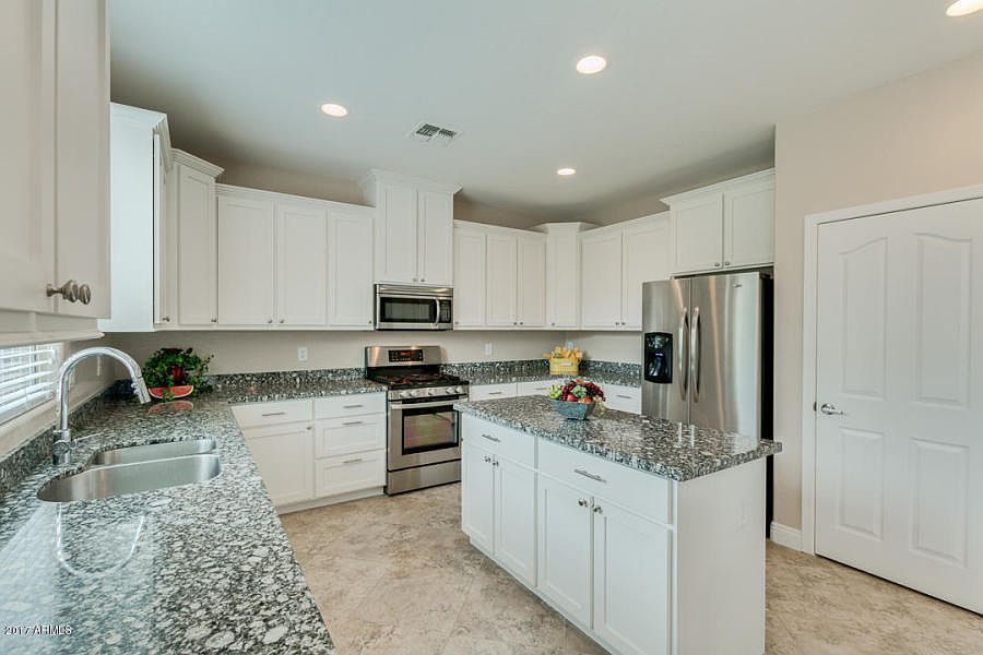 1st image of 673 W Jersey Way