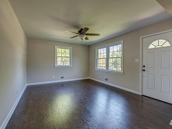 4th image of 1401 Beverly Ave