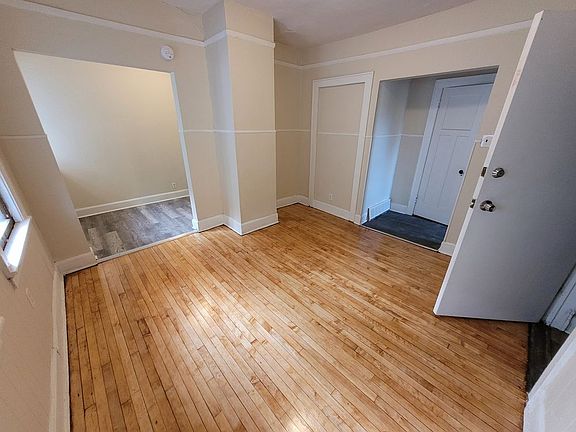 2nd image of 422A W Keefe Ave
