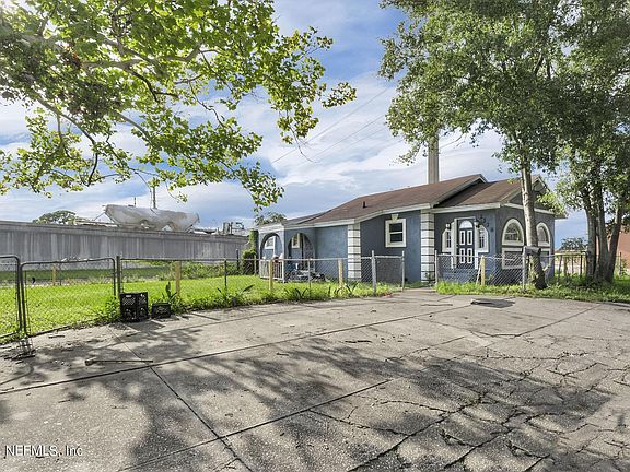 3rd image of 2138 TILDEN Street