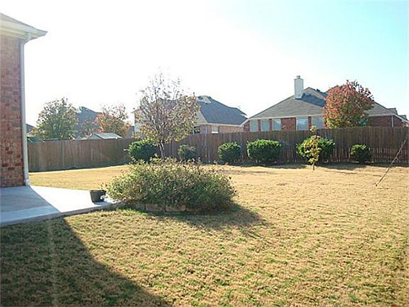 4th image of 3100 Waterton Cir
