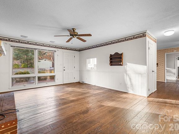 5th image of 1767 12th Street Dr NW