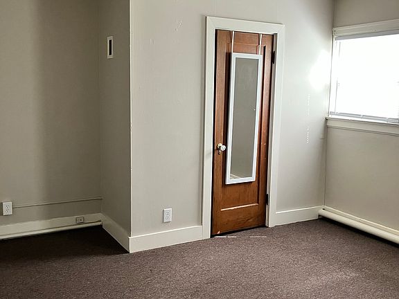 2nd image of 4541 Brooklyn Ave NE APT 13
