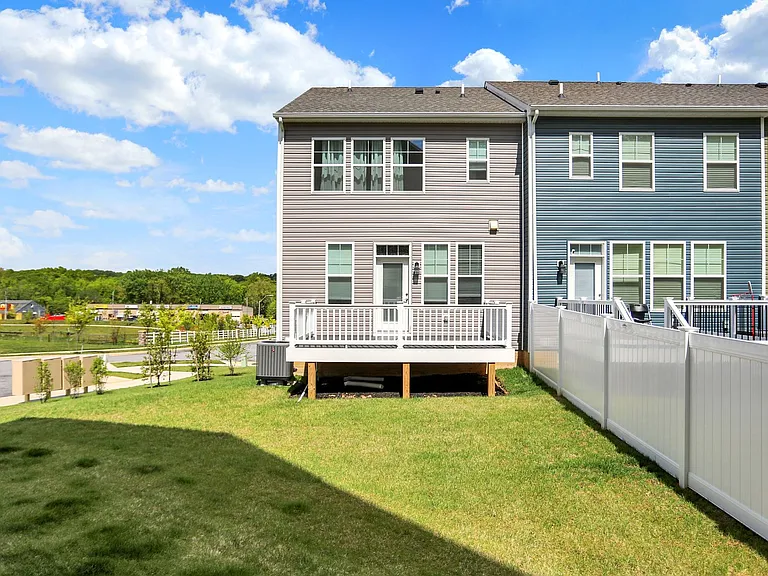 11301 Carobel Ct — Photo 30