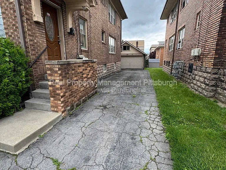 30 Sheridan Ave — Photo 15