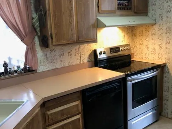 3250 Fisher Rd, Roseburg, OR 97471