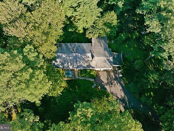 3rd image of 30 Rocktown Hill Rd