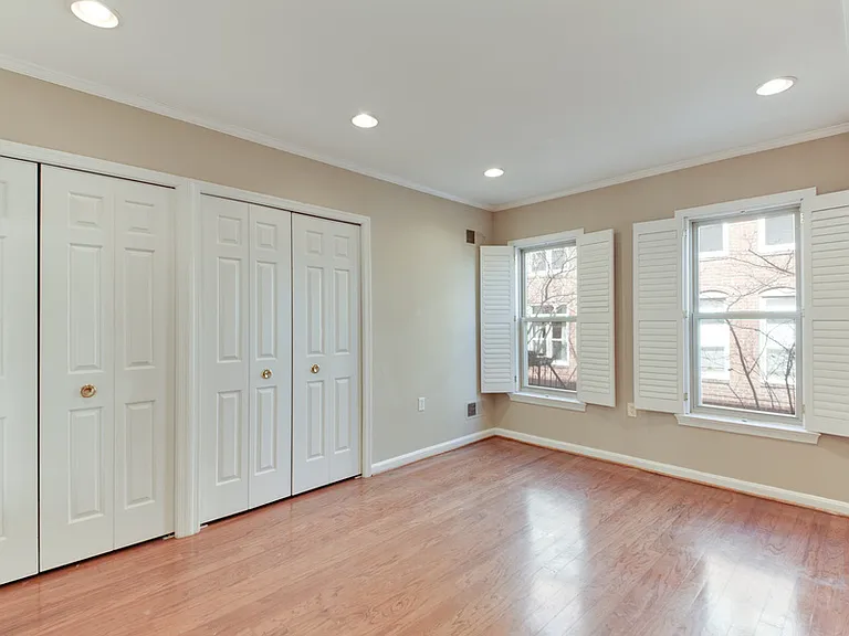 30 15th St NE #30 — Photo 10