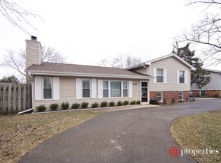 3440 Bayberry Dr, Northbrook, IL 60062