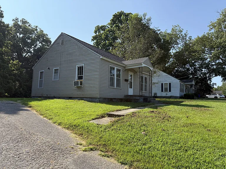 347 S Cedar St — Photo 15