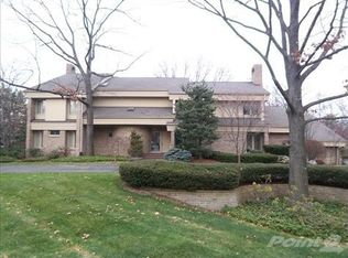 2811 Mackintosh Ln, Bloomfield Hills, MI 48302