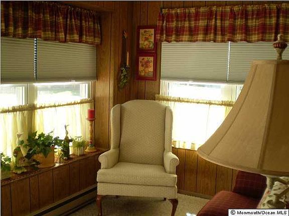 4th image of 20 Salem Dr #A