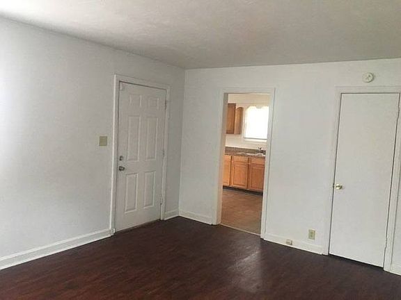 3rd image of 6112 Gifford Ave