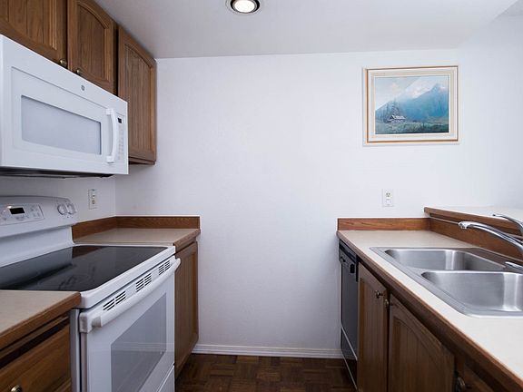 5th image of 9645 Independence Dr Unit D304
