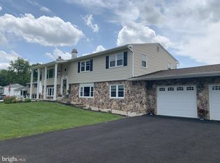 236 Brendwood Dr, Langhorne, PA 19047