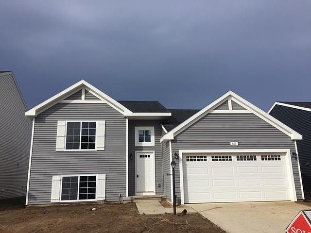 1st image of 601 Trumpeter Bay Dr