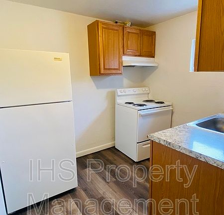 3rd image of 4335 Fallon Dr #4