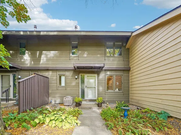 225 Birnamwood Dr #0, Burnsville, MN 55337