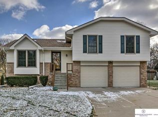 14817 Berry Cir, Omaha, NE 68137