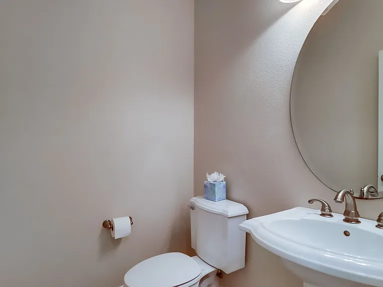 17020 New Rochelle Way — Photo 10