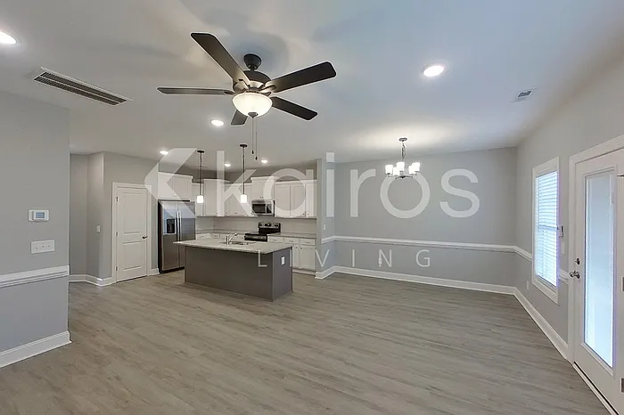 3705 Oak Leaf Way #E — Photo 2
