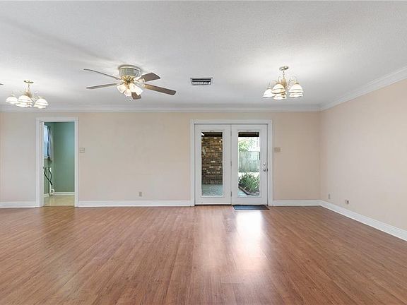 5th image of 2917 Golden Dr