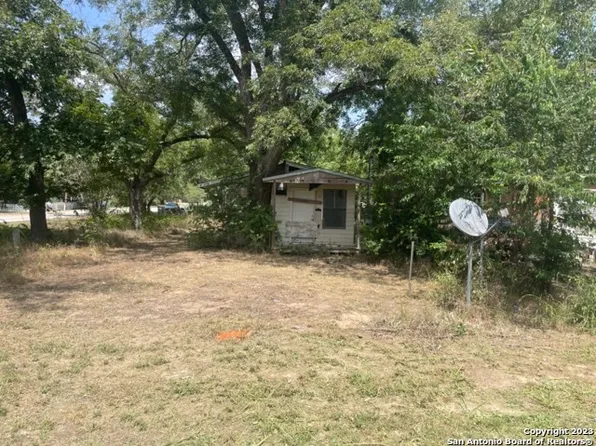 502 BARTLETT ST LOT 2, Natalia, TX 78059