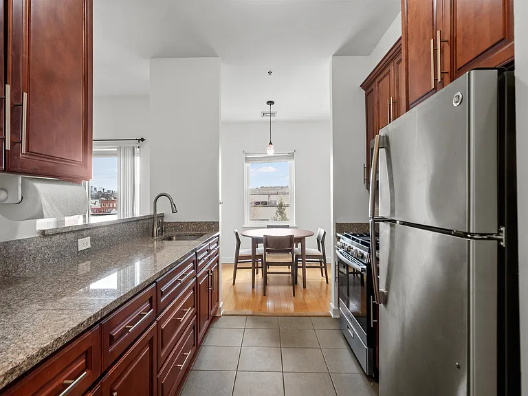 172 Culver Ave #407 — Photo 6