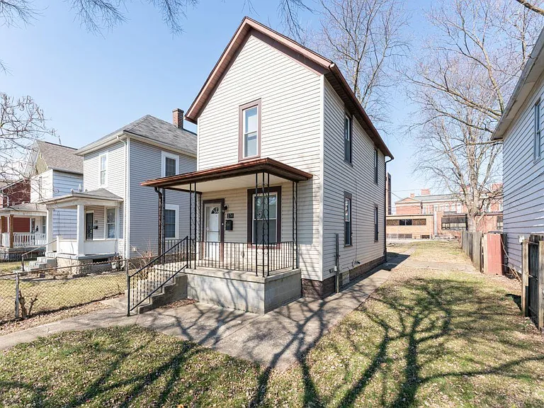 274 E Barthman Ave — Photo 2