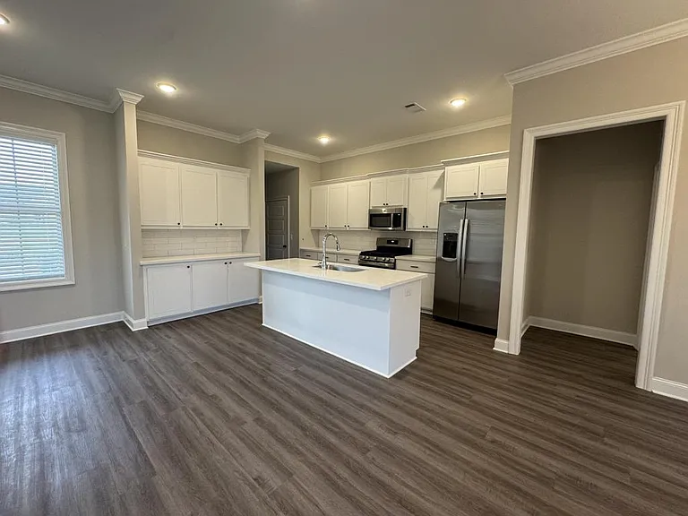 706 Kathleen Dr — Photo 15