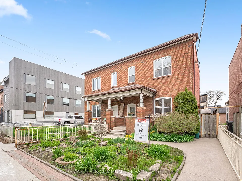 151 Dovercourt Rd #UPPER