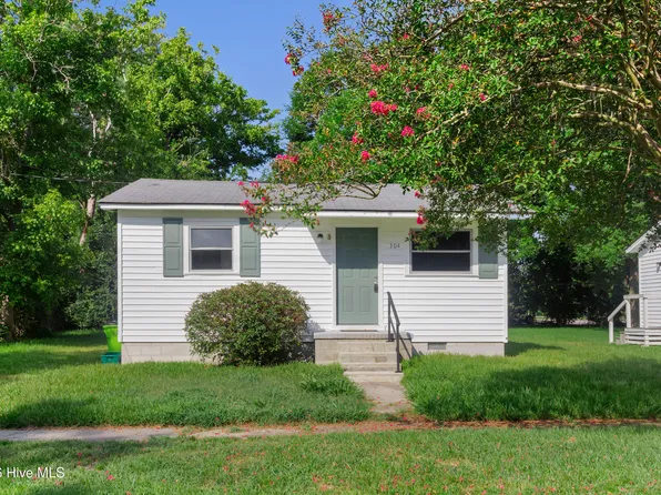 304 N B St, Bridgeton, NC 28519